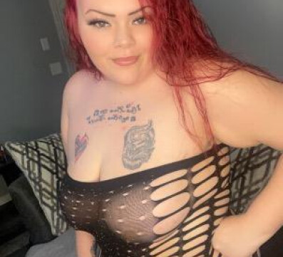 QUEEN JUICY A.k.a CHERRY RED here to please you 😘 Squirter